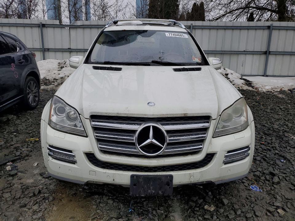 2010 MERCEDES-BENZ GL 550 4MATIC — Фото 5 из 12