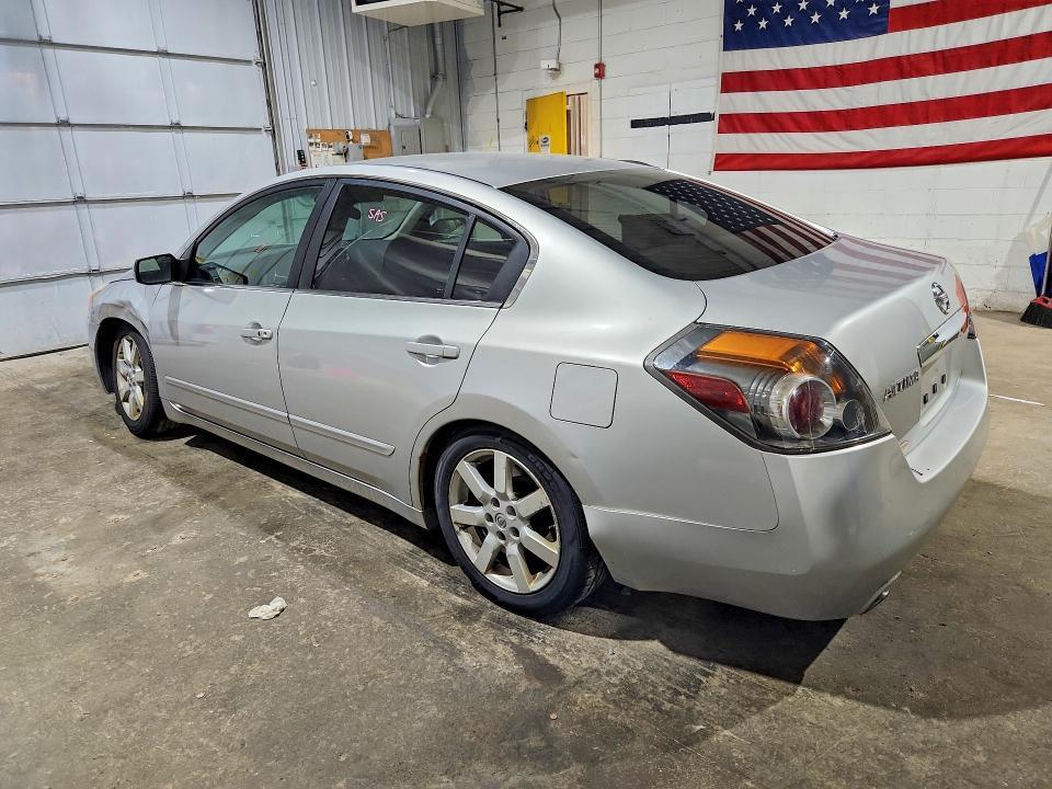 2010 NISSAN ALTIMA 2.5 — Фото 2 из 12