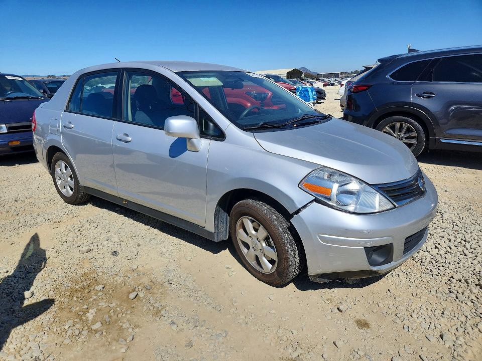 3N1BC1AP7AL360827 2010 NISSAN VERSA photo no. 4