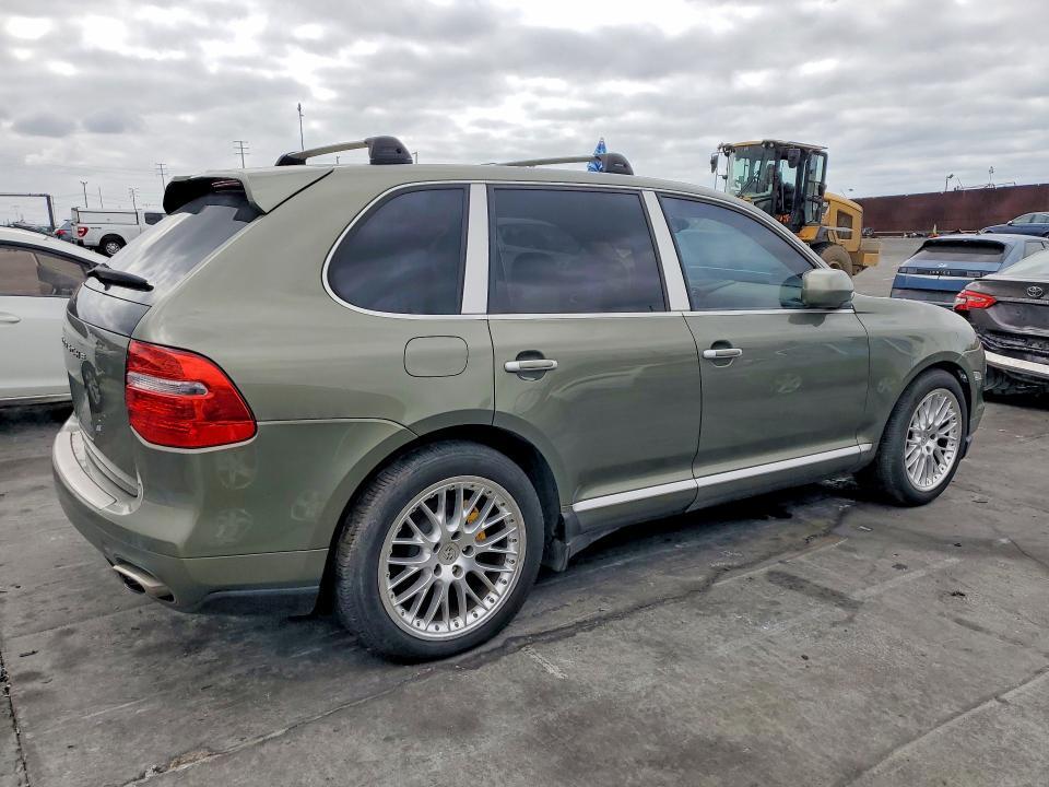 2010 PORSCHE CAYENNE — Фото 3 из 12