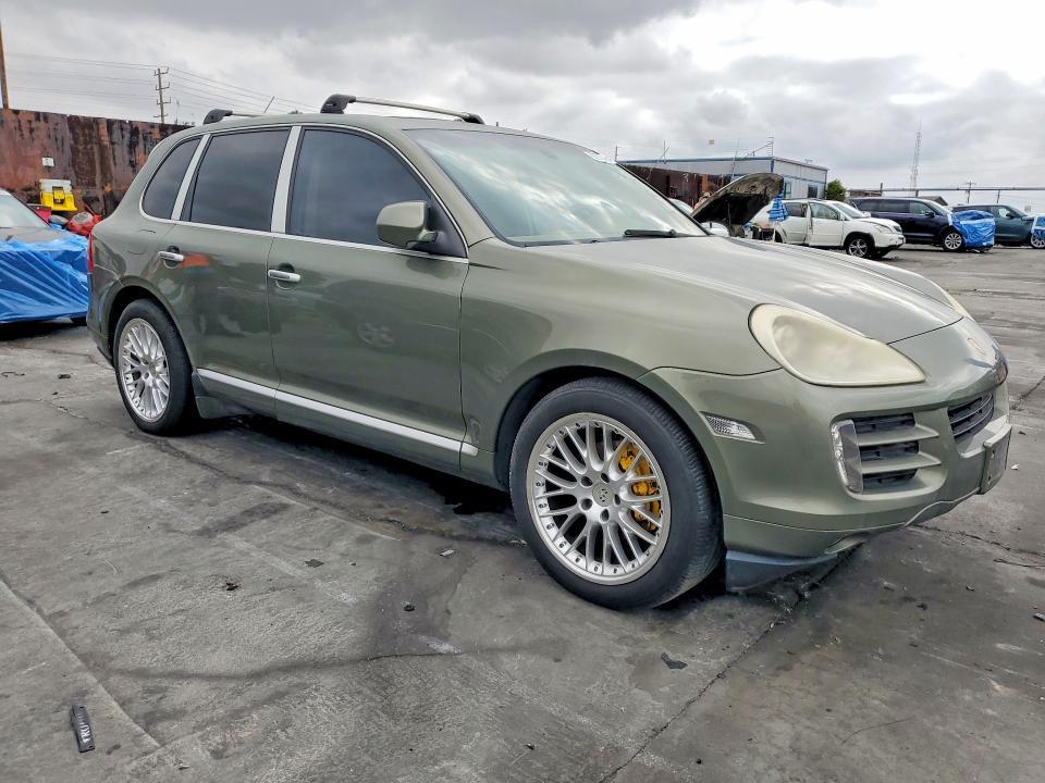 2010 PORSCHE CAYENNE — Фото 4 из 12