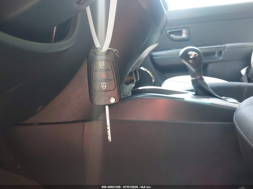 KNDJT2A2XB7710637 2011 KIA SOUL photo no. 11