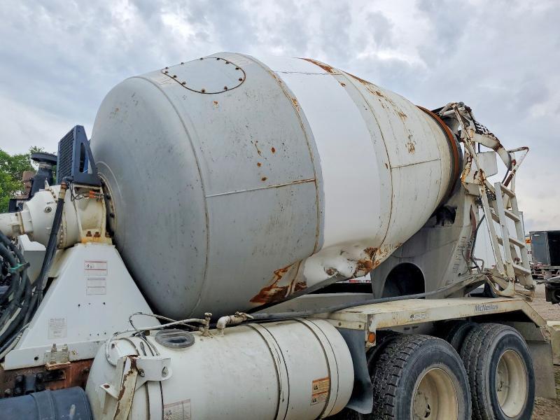 2009 MACK GU800 - READY MIX TRUCK — Фото 6 из 10