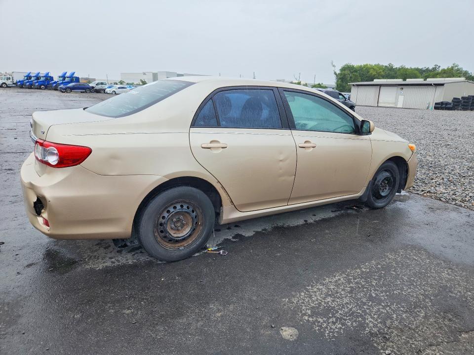 2011 TOYOTA COROLLA LE — Фото 3 из 12