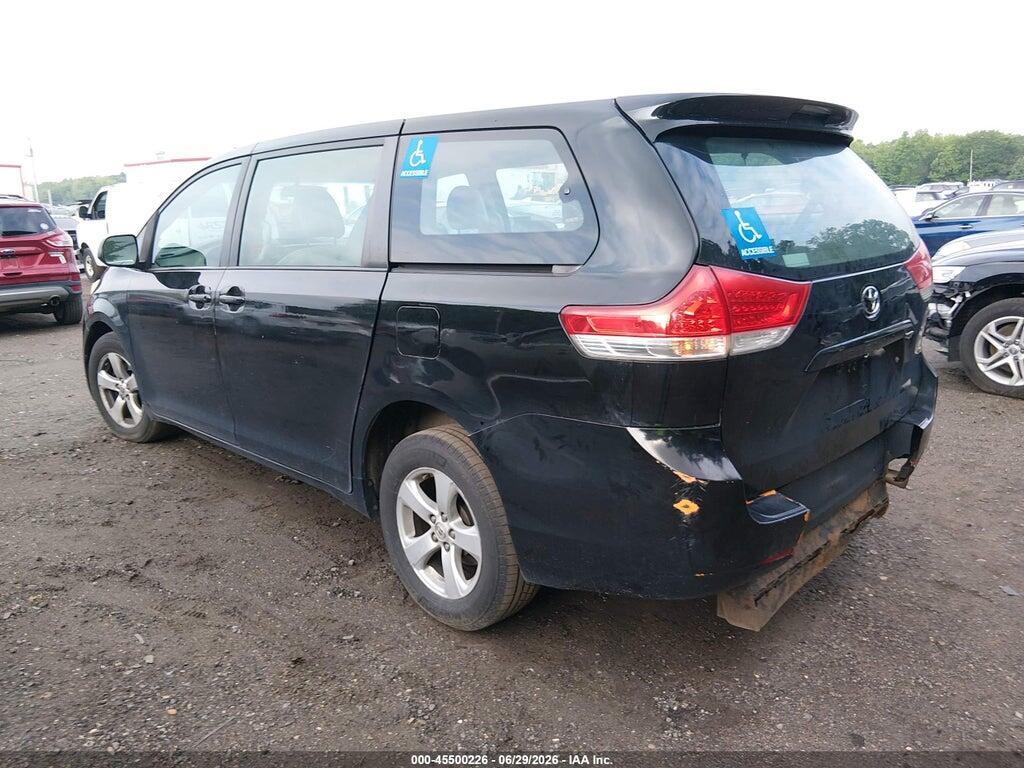 5TDZK3DC7DS326484 2013 TOYOTA SIENNA photo no. 3