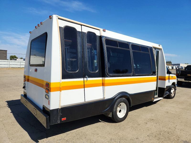 2008 FORD ECONOLINE E450 SUPER DUTY CUTAWAY VAN — Фото 4 из 10