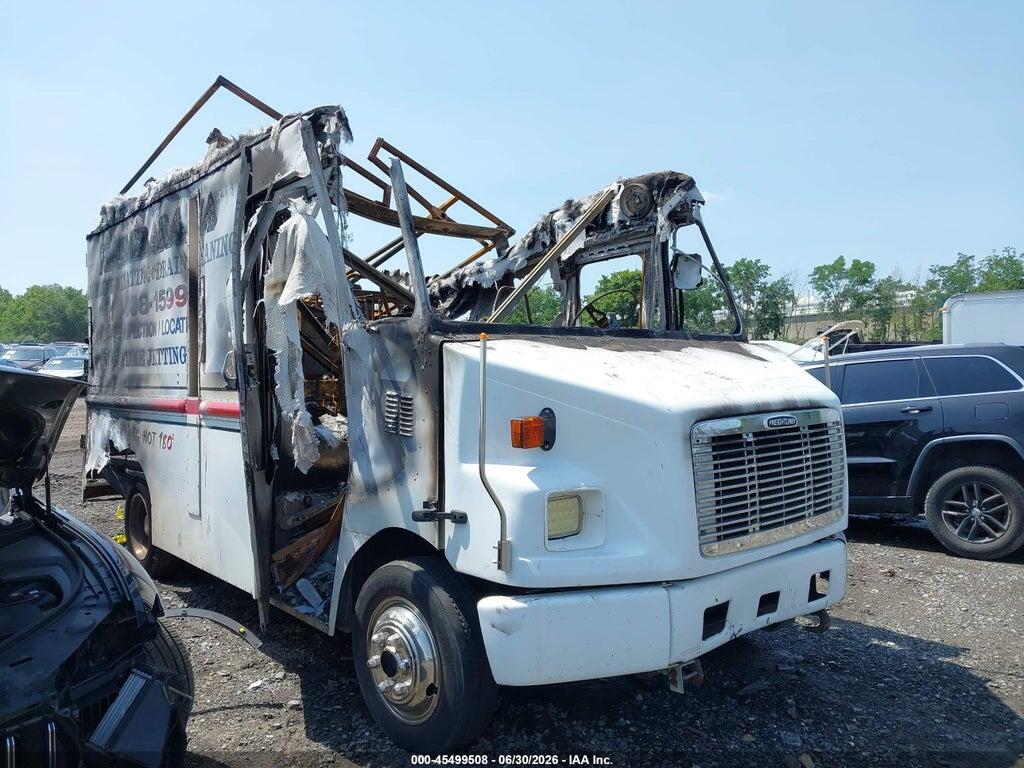 4UZA4FAD3XCF41774 1999 FREIGHTLINER CHASSIS photo no. 1