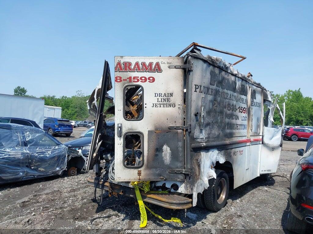 4UZA4FAD3XCF41774 1999 FREIGHTLINER CHASSIS photo no. 4