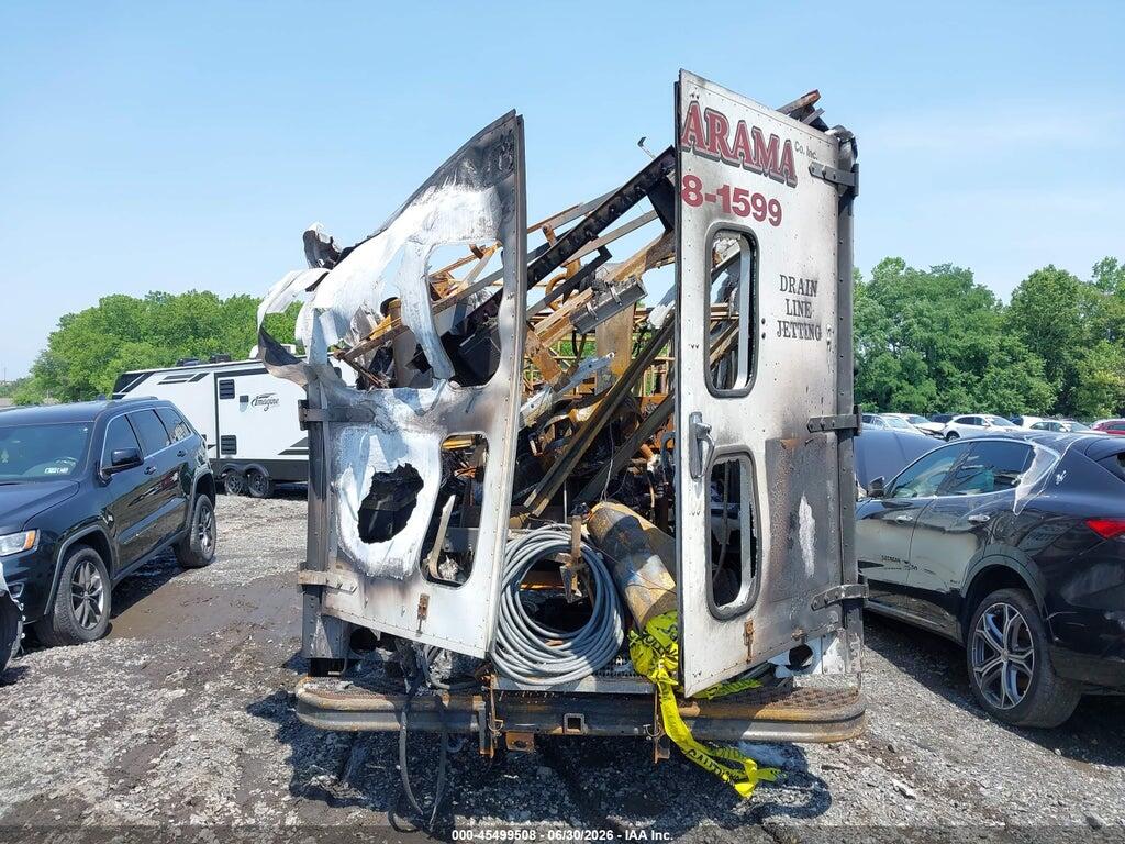 4UZA4FAD3XCF41774 1999 FREIGHTLINER CHASSIS photo no. 8