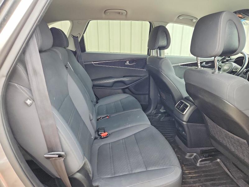 2016 KIA SORENTO LX — Фото 11 из 13
