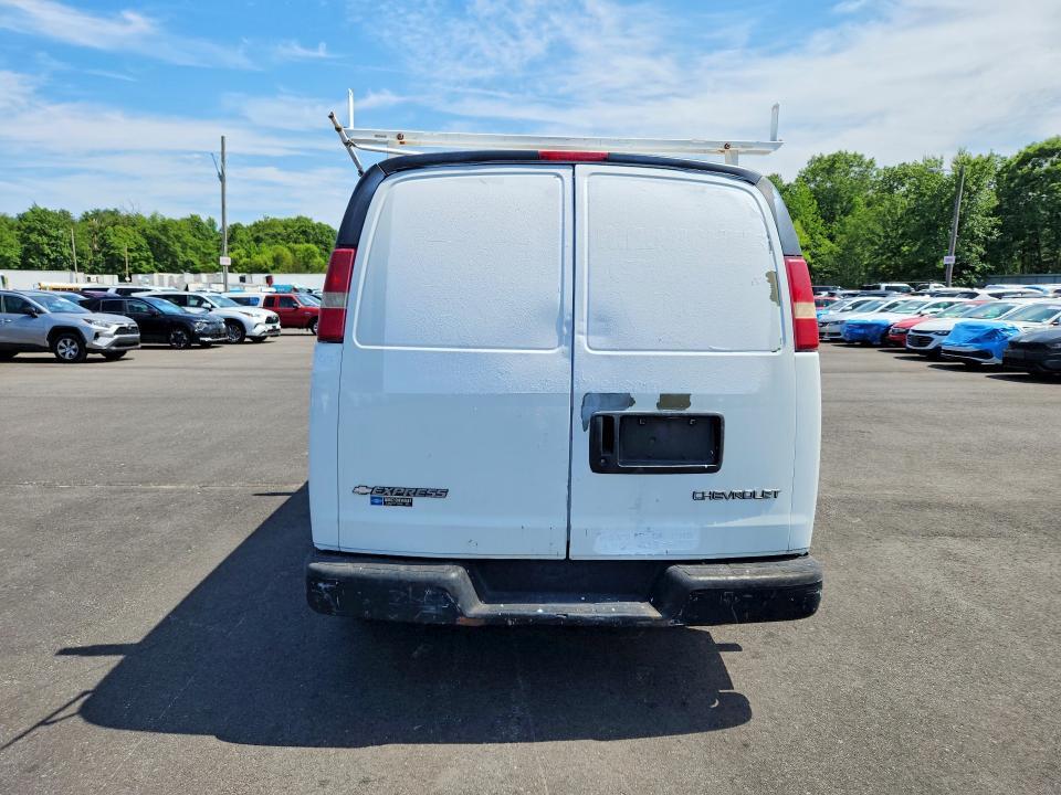 2004 CHEVROLET EXPRESS G3500 — Фото 6 из 13