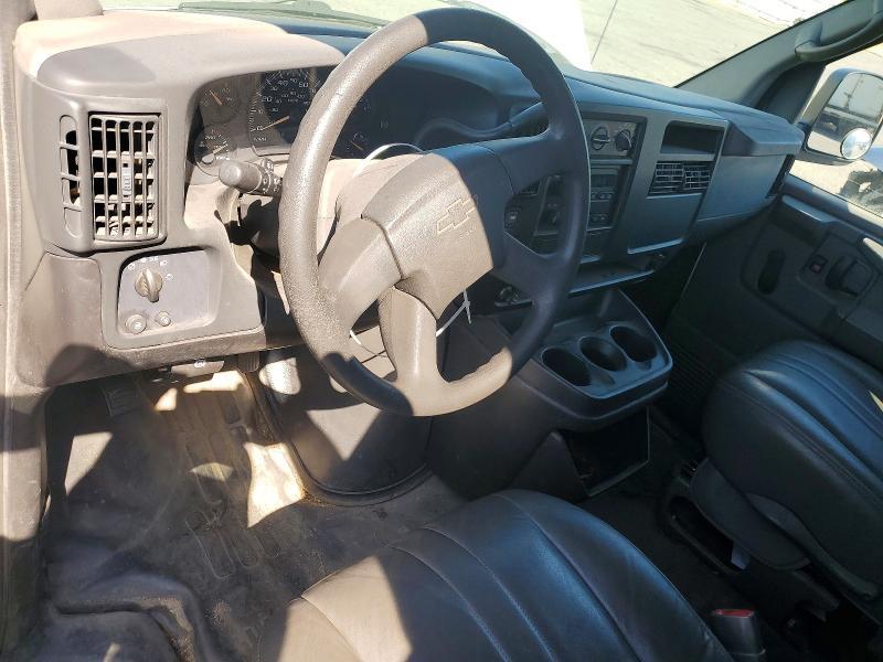 2004 CHEVROLET EXPRESS G3500 — Фото 8 из 13