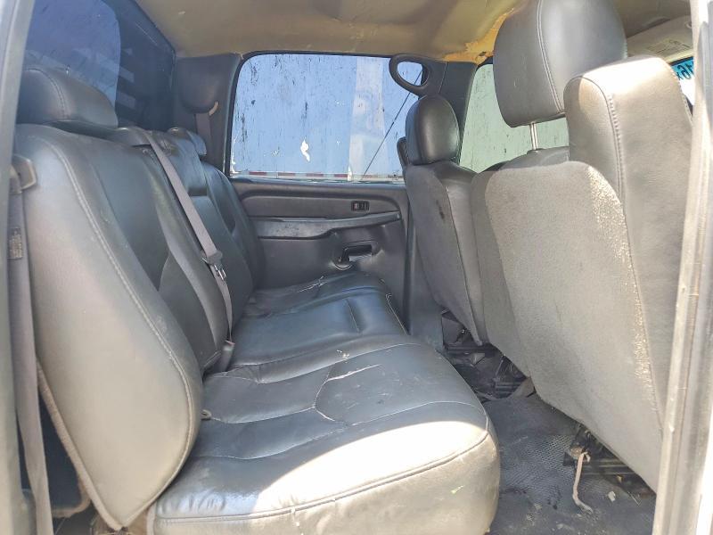 2004 CHEVROLET SILVERADO K3500 — Фото 10 из 12
