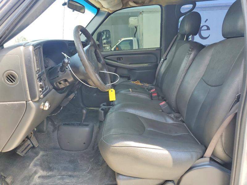 2004 CHEVROLET SILVERADO K3500 — Фото 7 из 12
