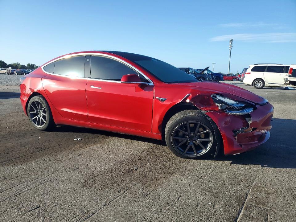 2020 TESLA MODEL 3 — Фото 4 из 12