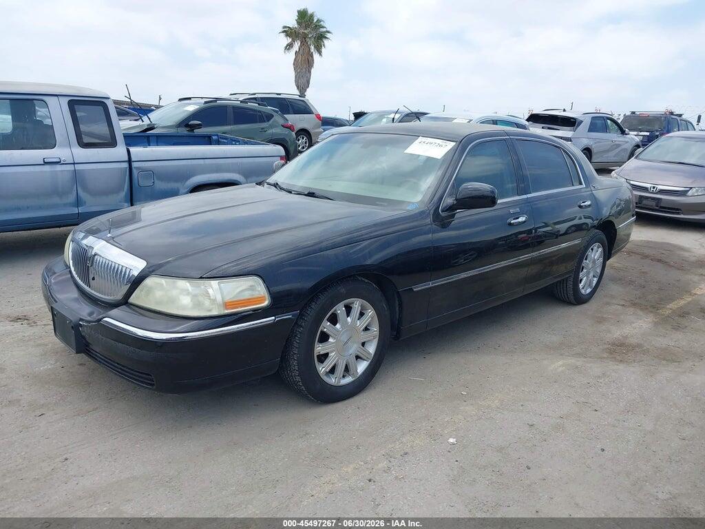 2LNBL8CV9BX751717 2011 LINCOLN TOWN CAR photo no. 2