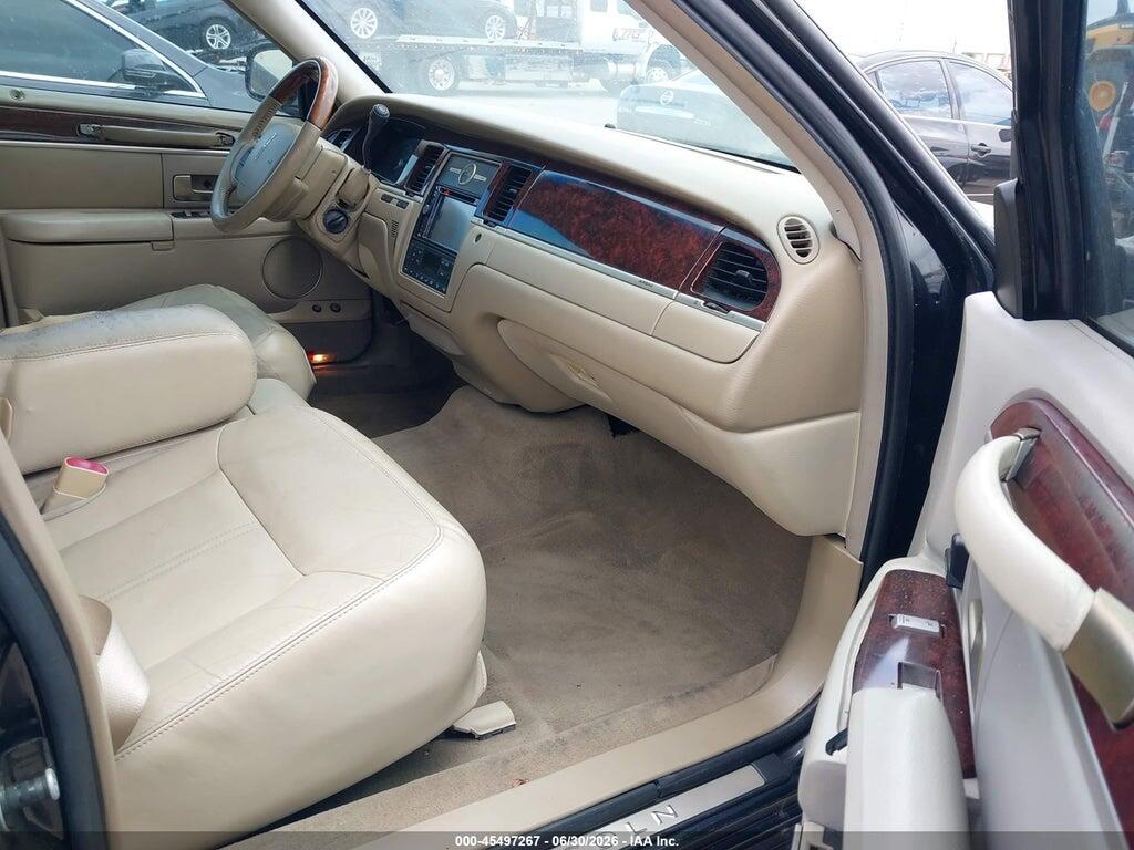 2LNBL8CV9BX751717 2011 LINCOLN TOWN CAR photo no. 5