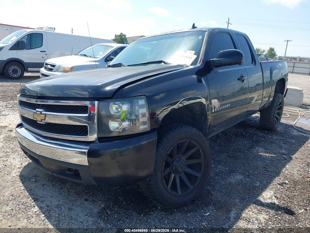 2GCEC19JX81321820 2008 CHEVROLET SILVERADO 1500 photo no. 2