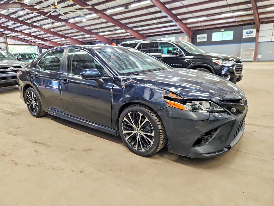 2020 TOYOTA CAMRY SE — Фото 4 из 12
