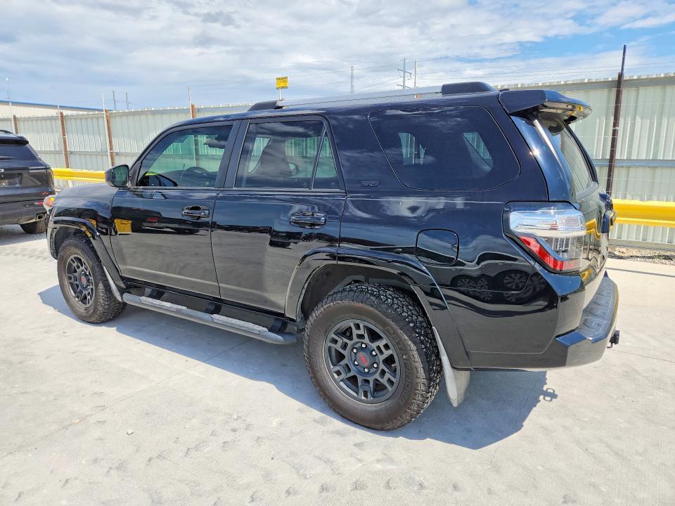 2020 TOYOTA 4RUNNER SR5 — Фото 2 из 12