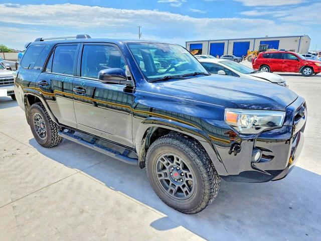 2020 TOYOTA 4RUNNER SR5 — Фото 4 из 12