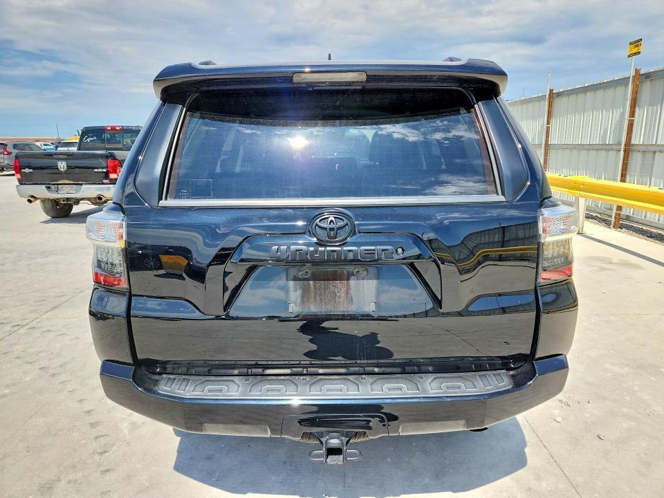 2020 TOYOTA 4RUNNER SR5 — Фото 6 из 12