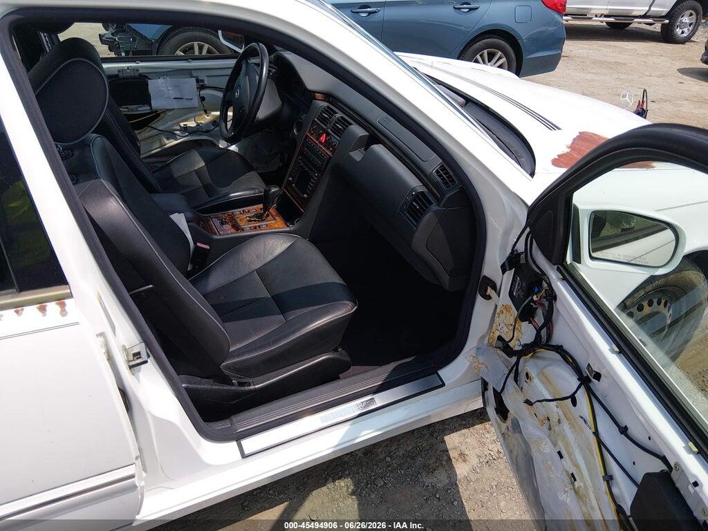 WDBJF82J81X058484 2001 MERCEDES-BENZ E 320 photo no. 5