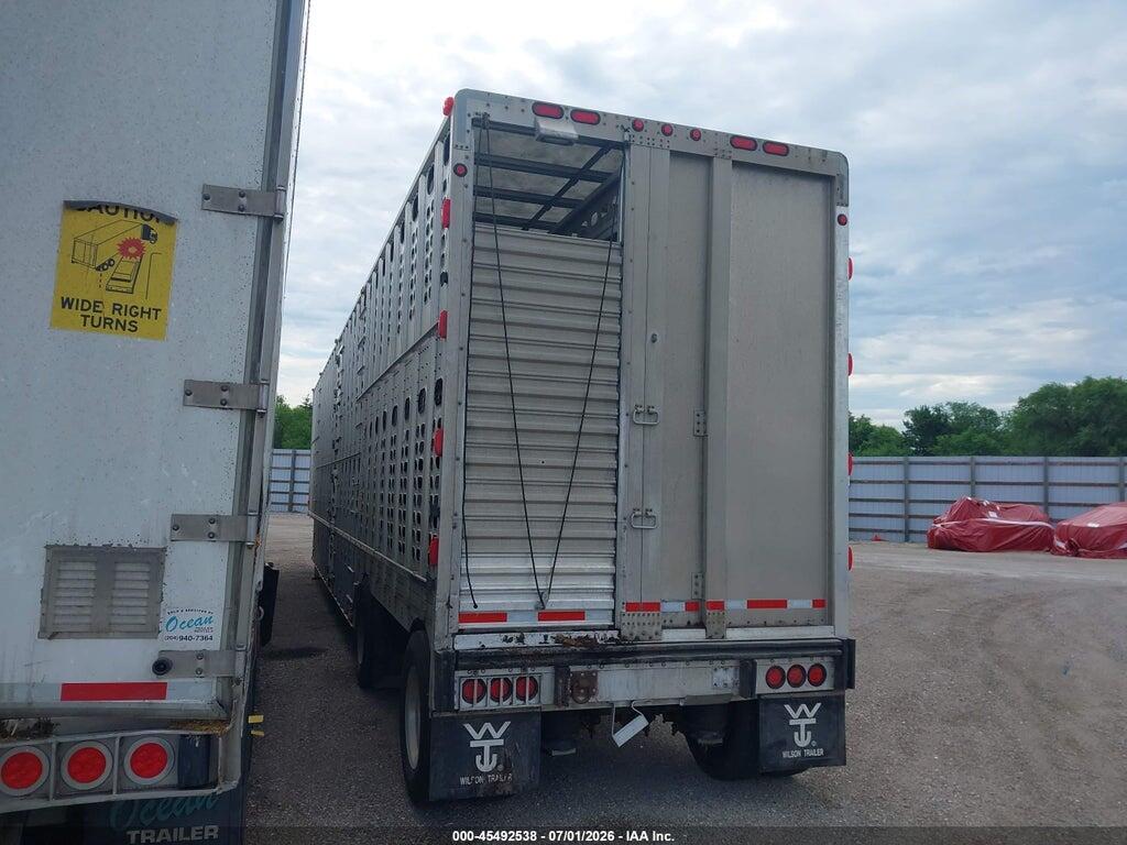 1W1UCS2K36D531073 2006 WILSON TRAILER CO LIVESTOCK TRAILER photo no. 3