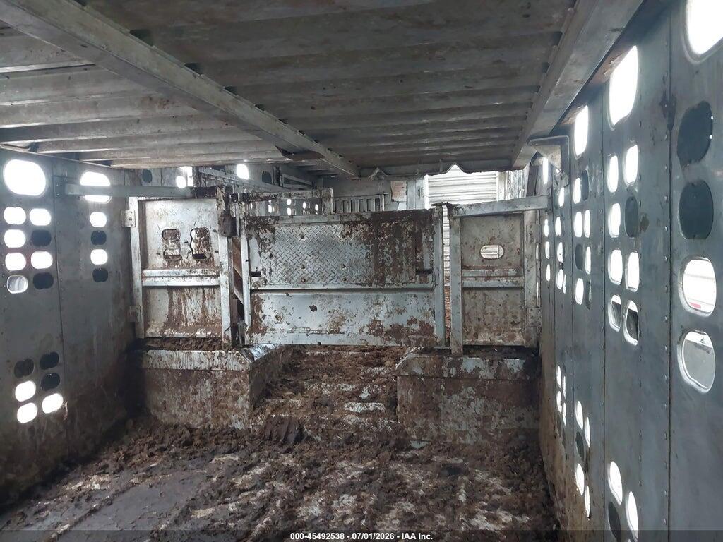 1W1UCS2K36D531073 2006 WILSON TRAILER CO LIVESTOCK TRAILER photo no. 8