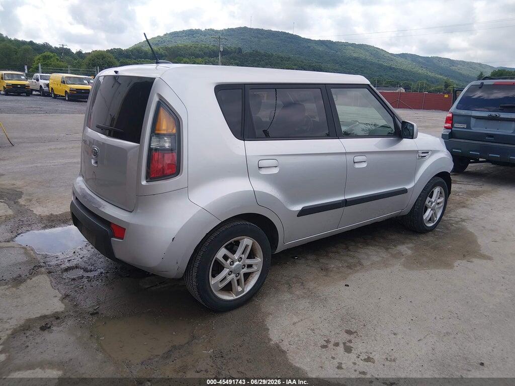 KNDJT2A2XA7702133 2010 KIA SOUL photo no. 4