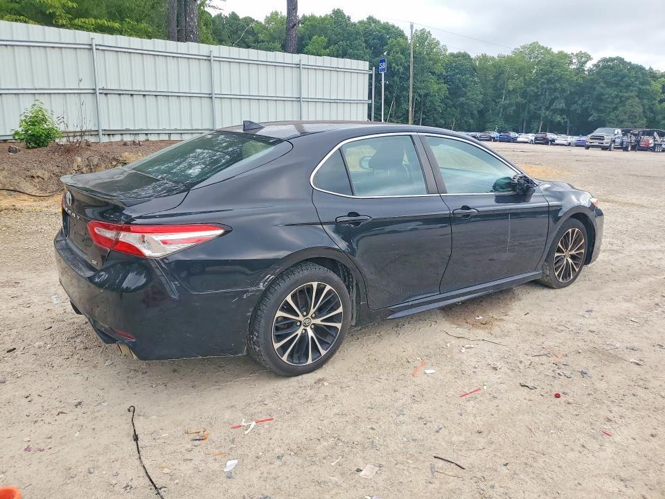 2020 TOYOTA CAMRY SE — Фото 3 из 12