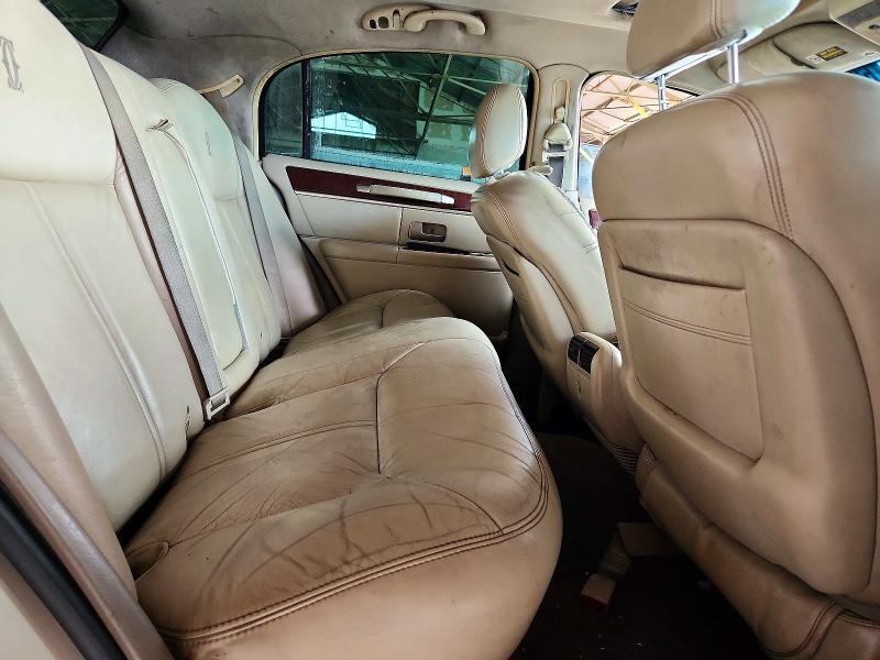 1LNHM83W23Y651217 2003 LINCOLN TOWN CAR photo no. 10