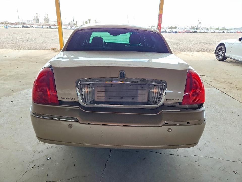 1LNHM83W23Y651217 2003 LINCOLN TOWN CAR photo no. 6