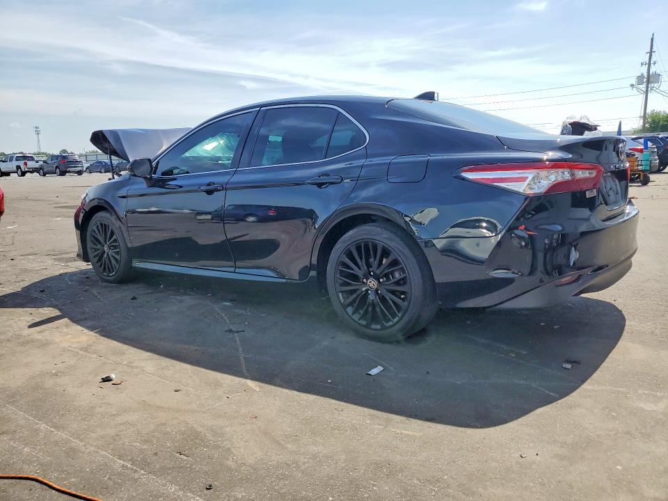 2020 TOYOTA CAMRY XLE — Фото 2 из 12