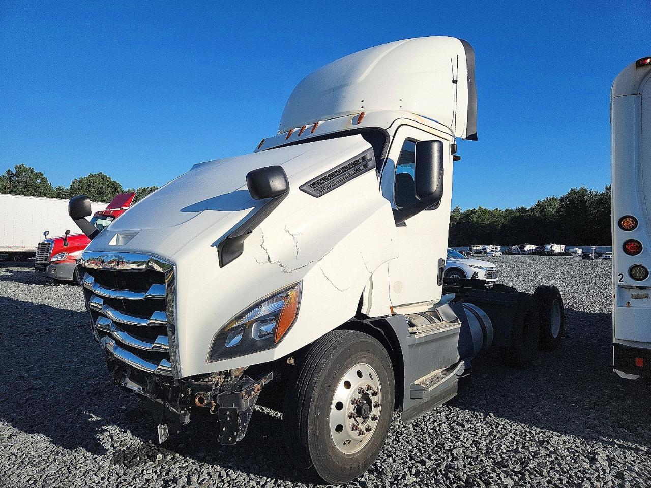 3AKJHLDV3LSLF0836 2020 FREIGHTLINER CASCADIA 126 photo no. 2