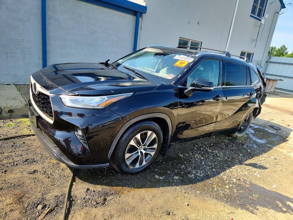2020 TOYOTA HIGHLANDER XLE