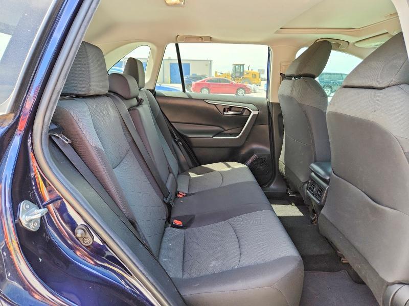 2020 TOYOTA RAV4 XLE — Фото 11 из 13