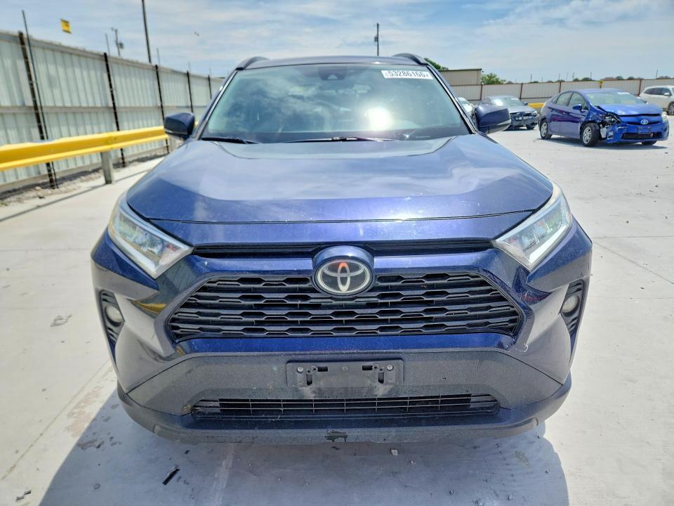 2020 TOYOTA RAV4 XLE — Фото 5 из 13
