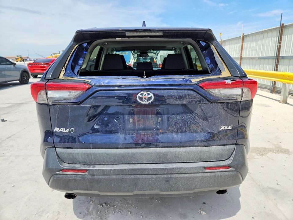 2020 TOYOTA RAV4 XLE — Фото 6 из 13
