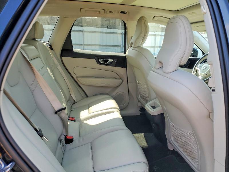 2020 VOLVO XC60 T5 MOMENTUM — Фото 11 из 13