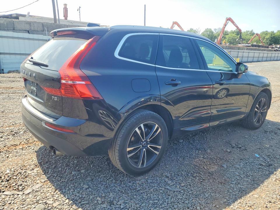 2020 VOLVO XC60 T5 MOMENTUM — Фото 3 из 13