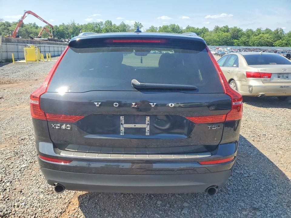 2020 VOLVO XC60 T5 MOMENTUM — Фото 6 из 13