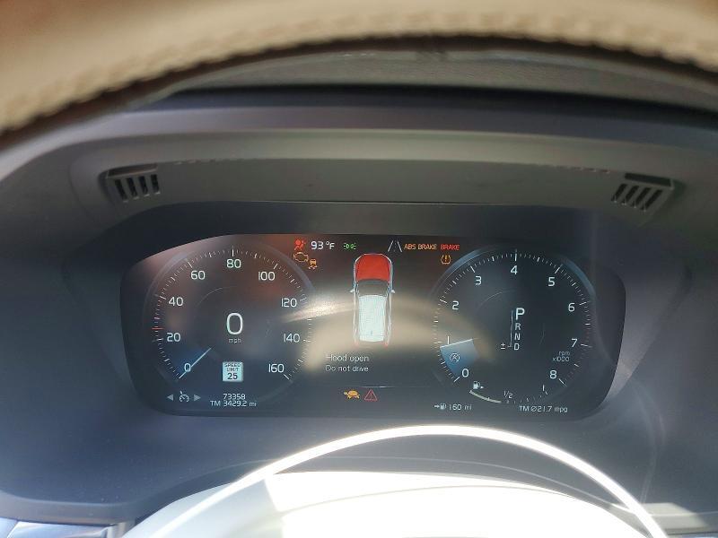 2020 VOLVO XC60 T5 MOMENTUM — Фото 9 из 13