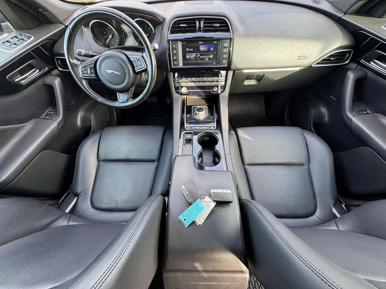 2017 JAGUAR F-PACE 35T PREMIUM — Фото 9 из 10