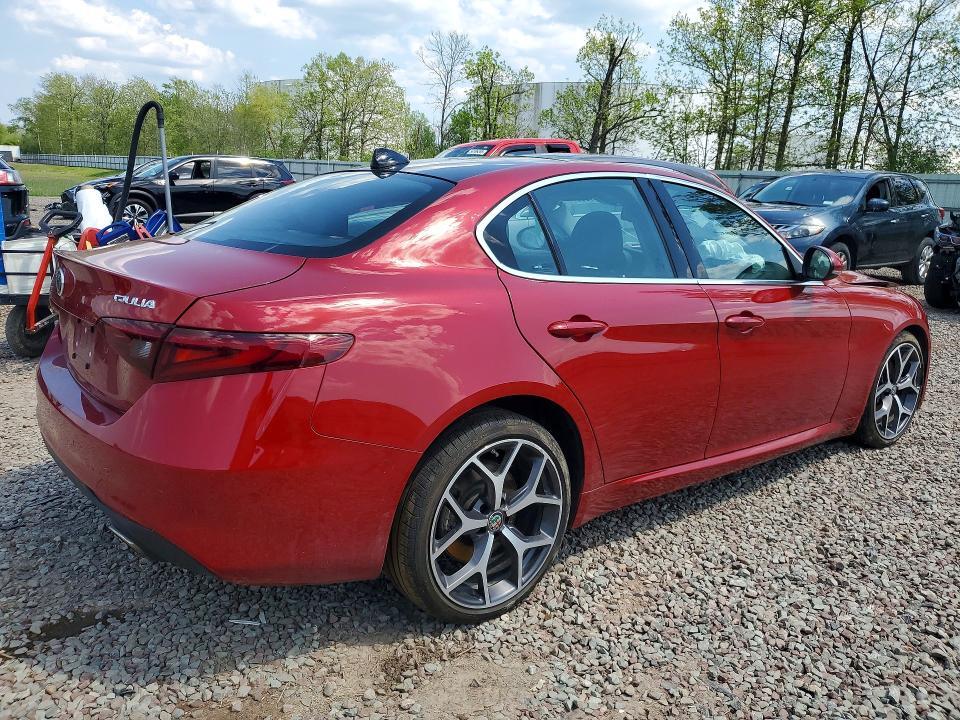 2019 ALFA ROMEO GIULIA TI — Фото 3 из 12
