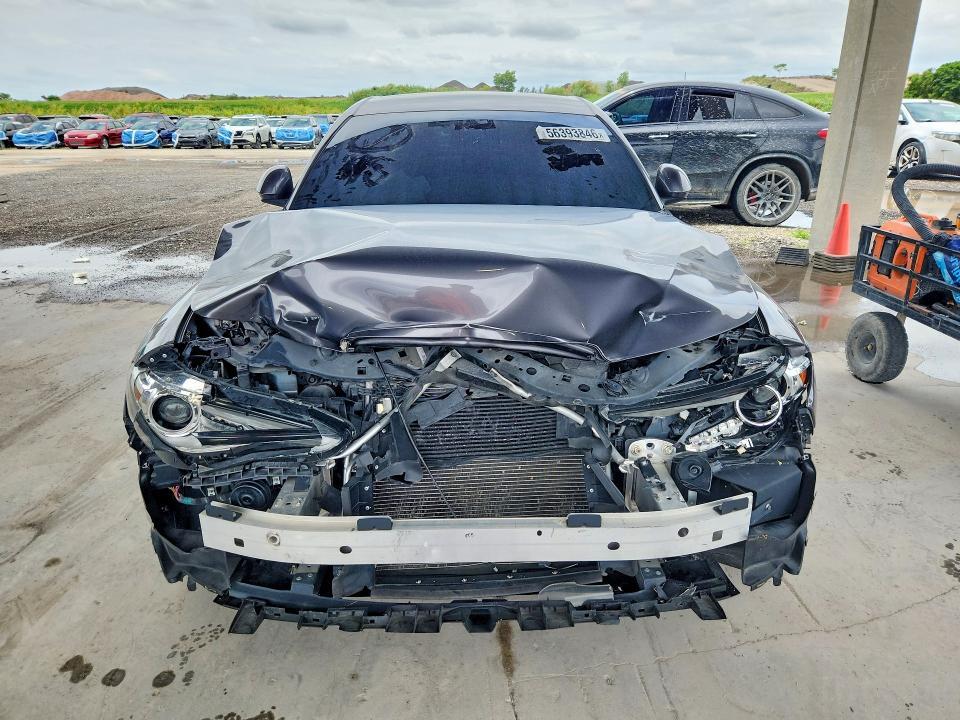 2019 ALFA ROMEO GIULIA — Фото 5 из 12