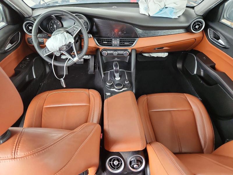 2019 ALFA ROMEO GIULIA — Фото 8 из 12