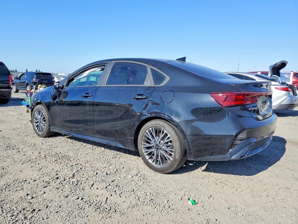 2024 KIA FORTE GT LINE — Фото 2 из 13