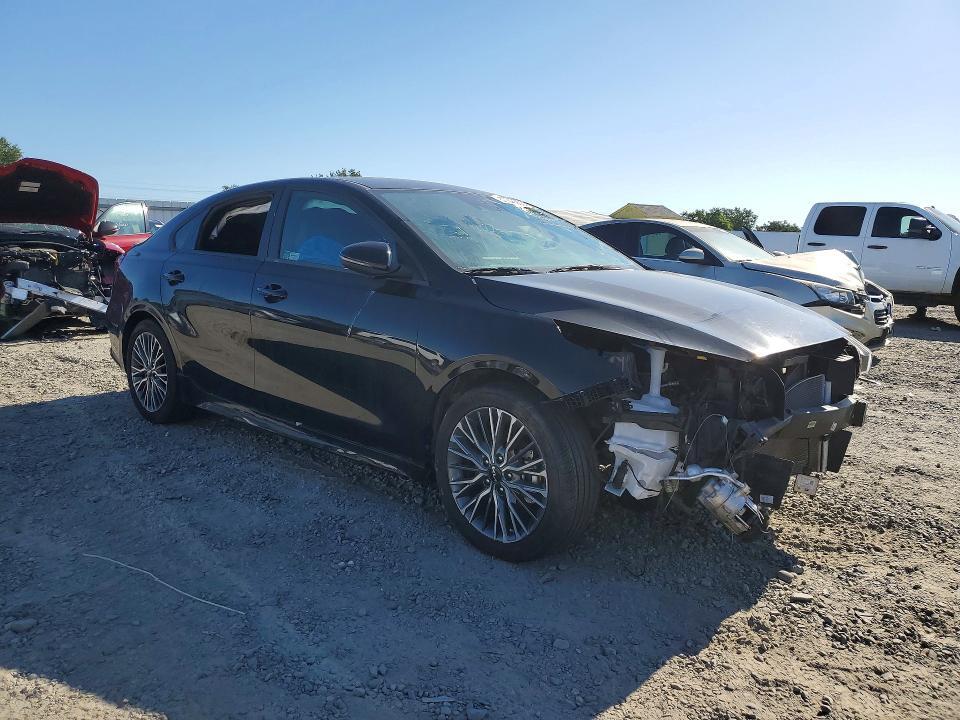 2024 KIA FORTE GT LINE — Фото 4 из 13