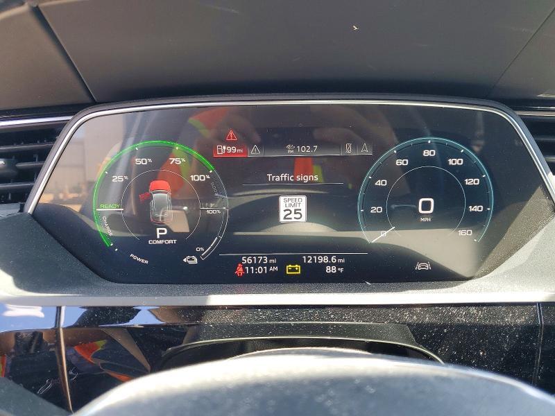 2019 AUDI E-TRON PRESTIGE — Фото 9 из 13